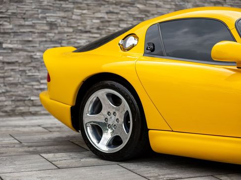 Used 2001 Dodge Viper GTS RWD image 5