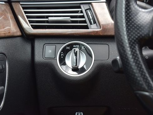 Used 2013 Mercedes-Benz E 350 BlueTEC Sedan image 18