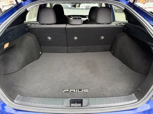 Used 2016 Toyota Prius Three image 9