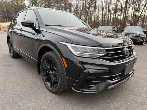 Used 2022 Volkswagen Tiguan SE R-Line image 7