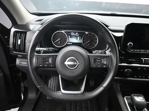 Used 2024 Nissan Pathfinder SV AWD/4WD image 20