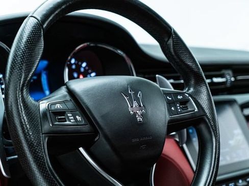 Used 2017 Maserati Quattroporte GTS GranSport RWD image 24