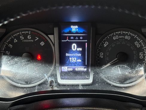 Used 2021 Toyota Tacoma TRD Off-Road AWD/4WD image 37