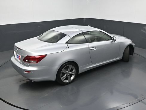 Used 2015 Lexus IS 250C w/ Navigation System Package RWD image 29