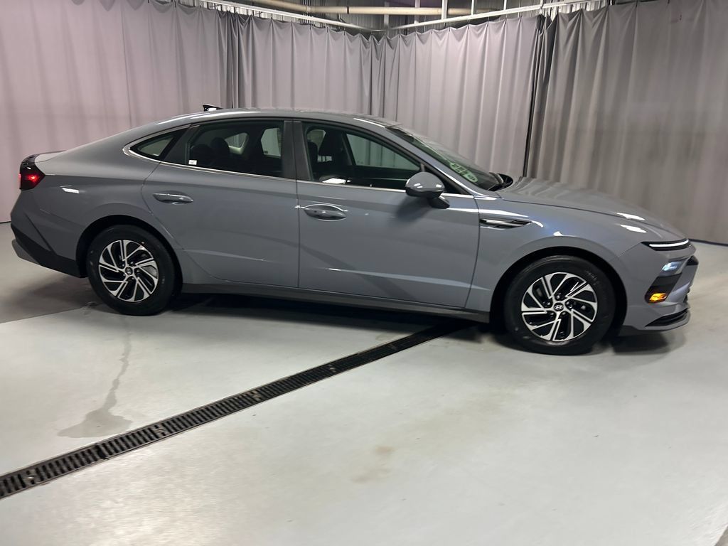 New 2026 Hyundai Sonata Blue FWD image 8