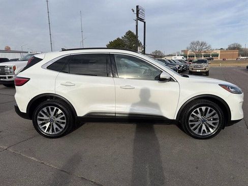 Used 2020 Ford Escape Titanium image 7