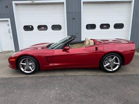 Used 2013 Chevrolet Corvette Convertible w/ 2LT Preferred Equipment Group RWD image 4