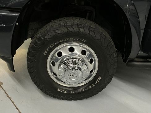 Used 2019 RAM 3500 Laramie image 30