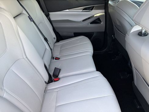 Certified 2026 INFINITI QX60 Luxe FWD image 12