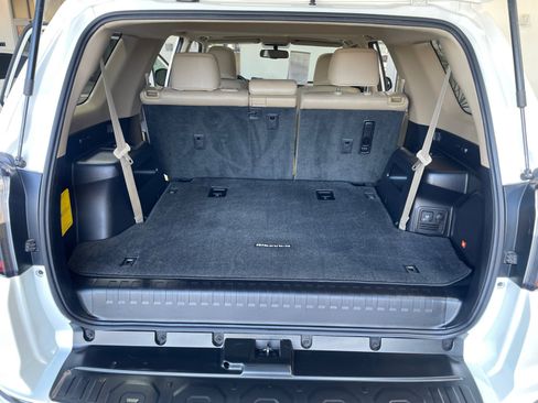 Used 2018 Toyota 4Runner Limited AWD/4WD image 34