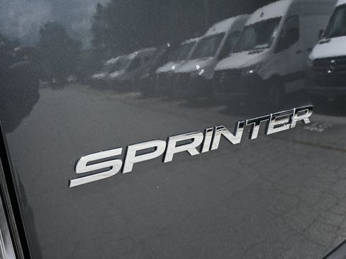 Used 2025 Mercedes-Benz Sprinter 2500 image 28