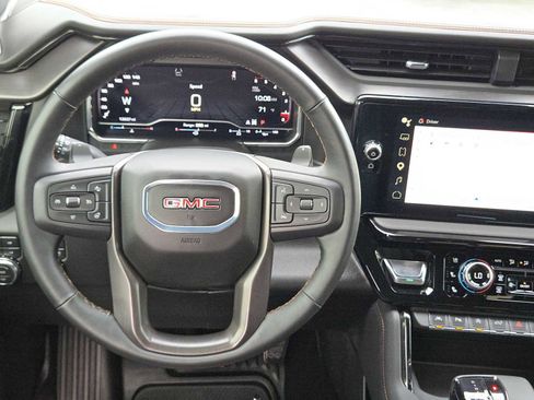 Certified 2025 GMC Sierra 1500 AT4 w/ AT4 Premium Package AWD/4WD image 27