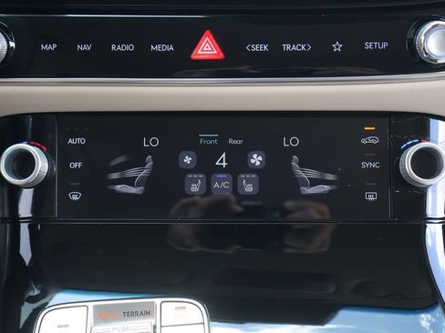 Used 2026 Genesis GV70 2.5T AWD/4WD image 25