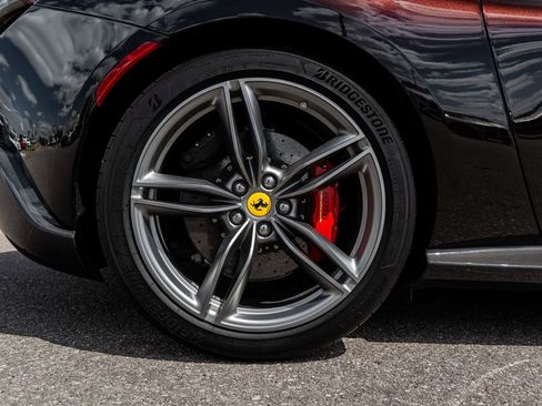 Used 2024 Ferrari Roma Spider RWD image 15