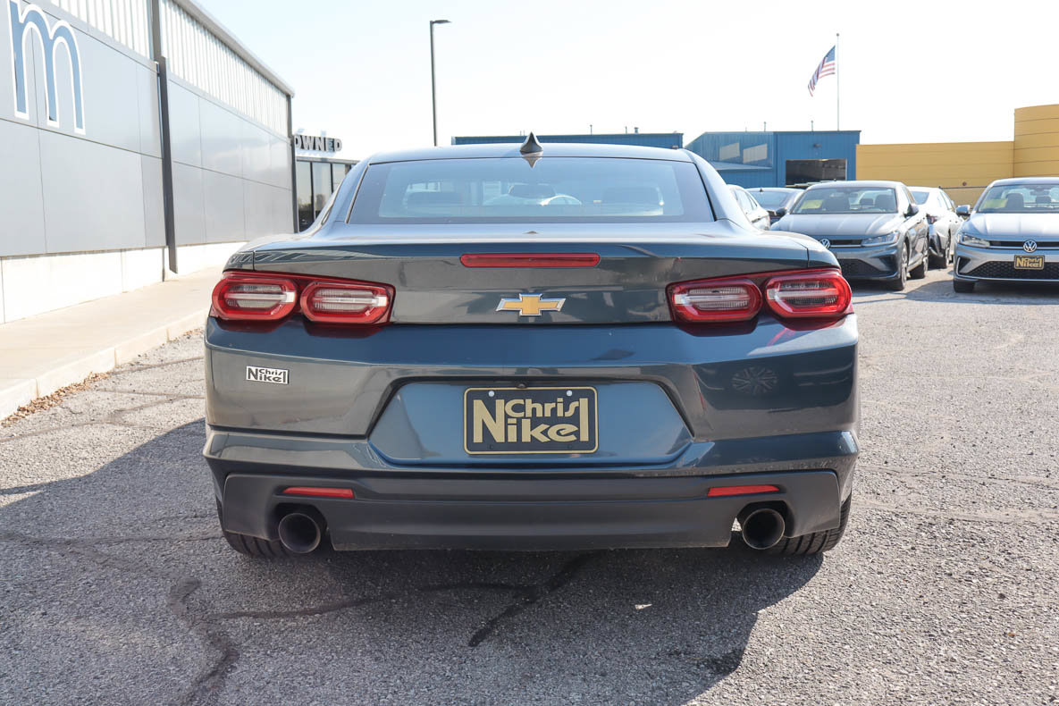 Used 2023 Chevrolet Camaro LT RWD image 5
