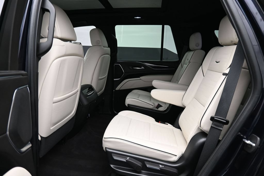 Used 2023 Cadillac Escalade Sport w/ Touring Package AWD/4WD image 22