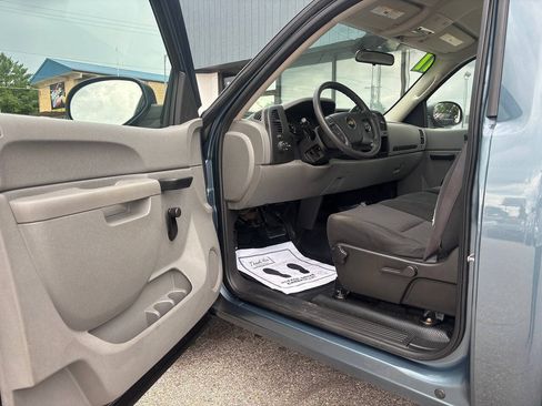 Used 2011 Chevrolet Silverado 1500 W/T RWD image 18