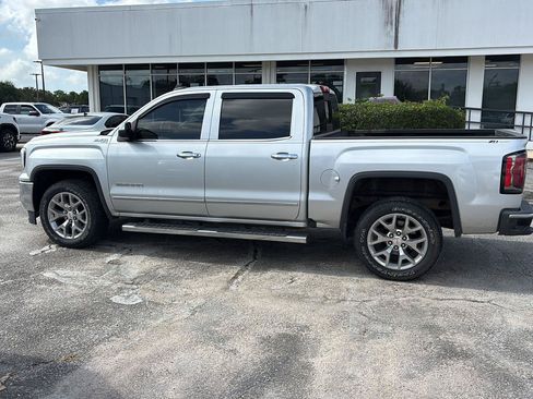Used 2018 GMC Sierra 1500 SLT AWD/4WD image 4