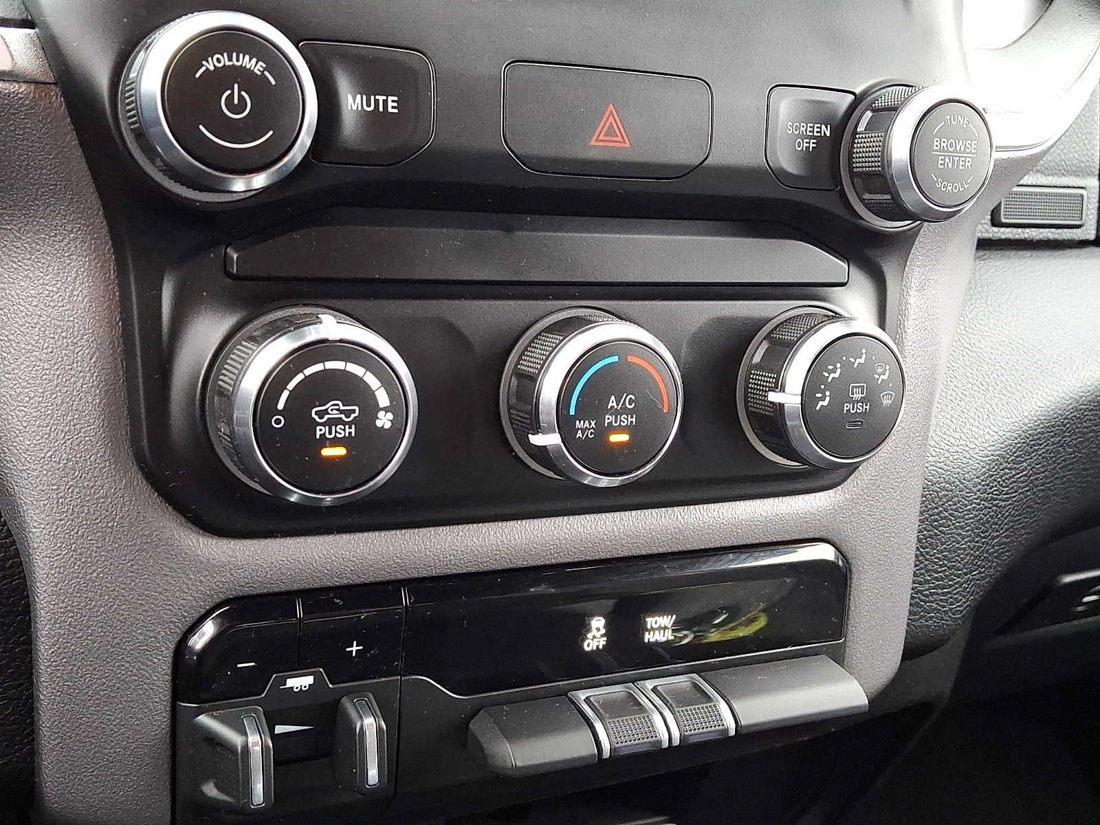 Certified 2024 RAM 2500 Big Horn AWD/4WD image 15
