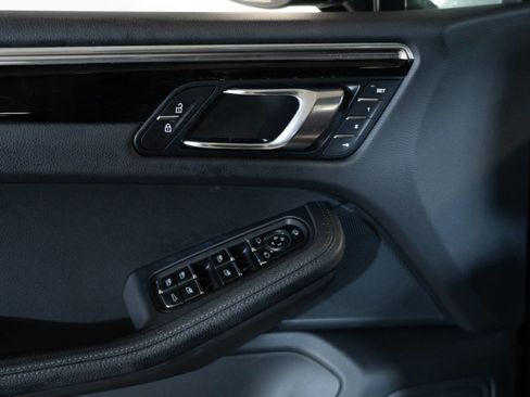 Certified 2026 Porsche Macan AWD/4WD image 20