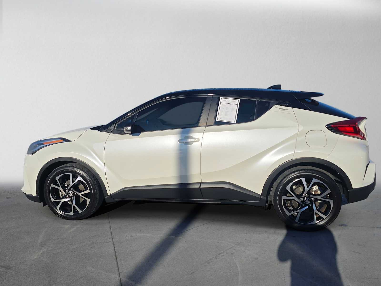 Used 2020 Toyota C-HR XLE FWD image 6