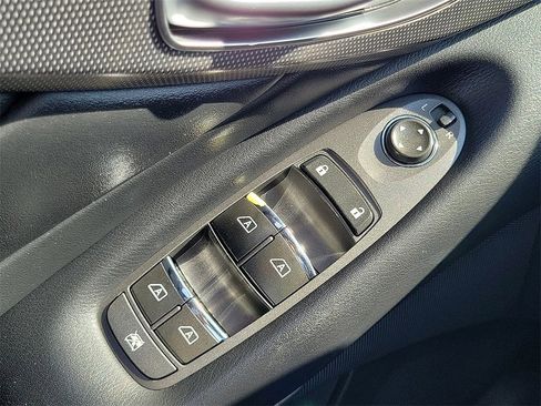 Used 2015 INFINITI Q50 Premium image 13