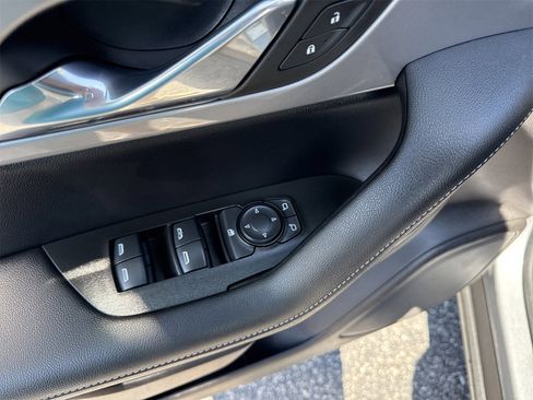 Used 2025 Chevrolet Blazer LT image 14