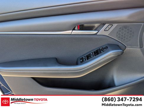 Used 2024 MAZDA MAZDA3 s FWD image 8