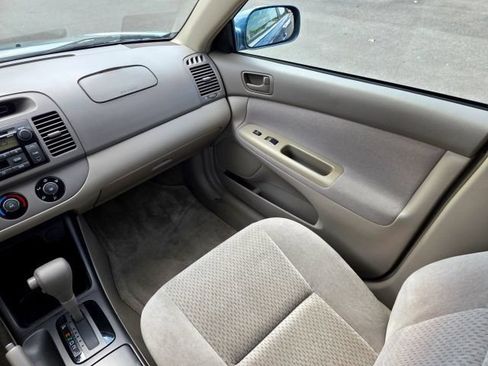Used 2004 Toyota Camry FWD image 38