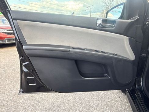 Used 2012 Nissan Sentra 2.0 SR w/ Special Edition Pkg image 9