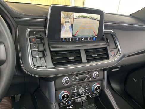 Used 2024 GMC Yukon XL SLT w/ SLT Luxury Package image 29