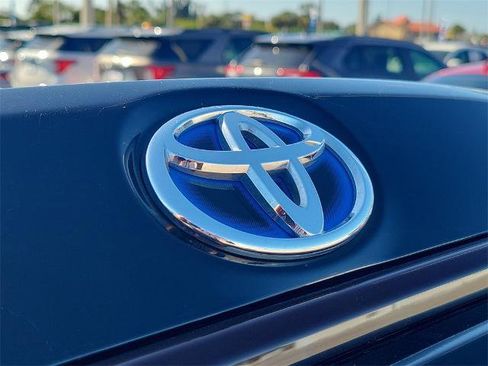 Used 2025 Toyota Corolla LE image 8