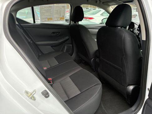 Used 2025 Nissan Sentra SV image 37