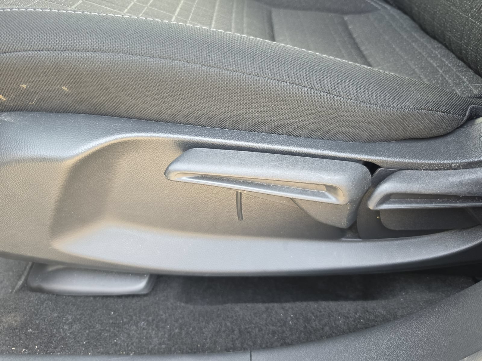 Used 2025 Honda HR-V LX image 10