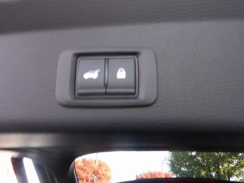 New 2025 Mitsubishi Outlander SE image 11