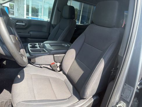 Used 2019 Chevrolet Silverado 1500 Custom w/ Custom Value Package AWD/4WD image 12