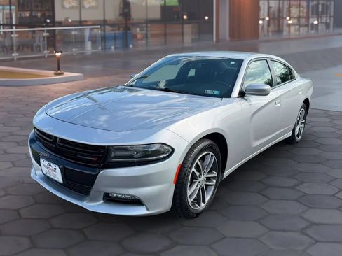 Used 2019 Dodge Charger SXT AWD/4WD image 6