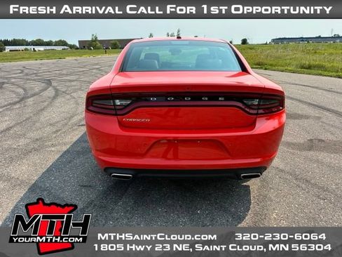 Used 2020 Dodge Charger SXT w/ Leather Interior Group RWD image 7