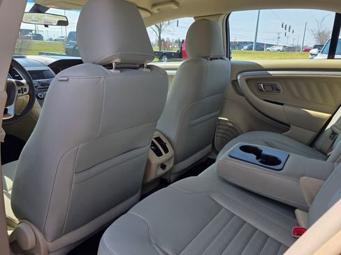 Used 2018 Ford Taurus SE image 31