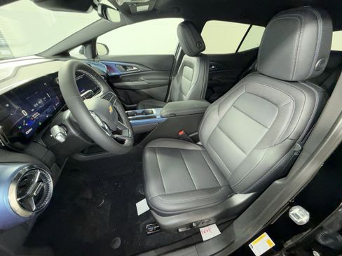 New 2026 Chevrolet Equinox EV LT image 13