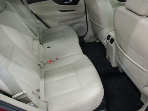 Used 2020 Nissan Rogue SL w/ Premium Package image 14