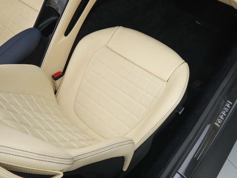 Certified 2025 Ferrari Roma Spider RWD image 24