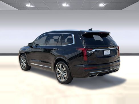Certified 2022 Cadillac XT6 Premium Luxury w/ Technology Package FWD image 3