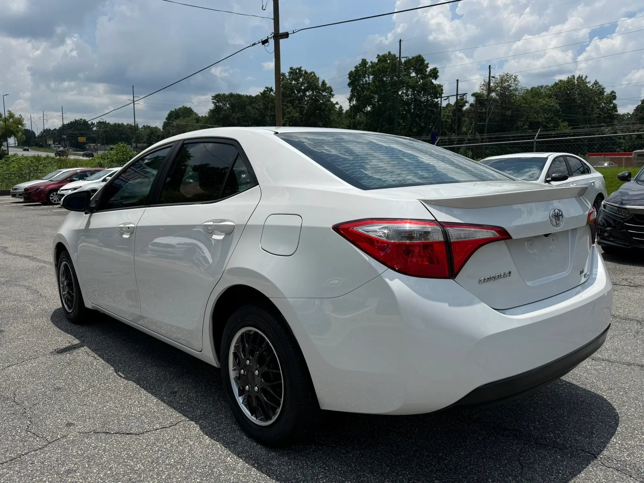 Used 2014 Toyota Corolla LE FWD image 3