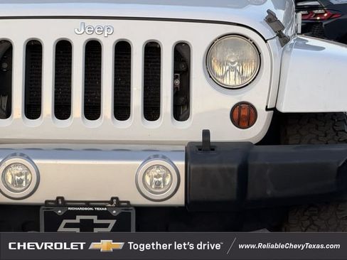 Used 2013 Jeep Wrangler Unlimited Sahara AWD/4WD image 4