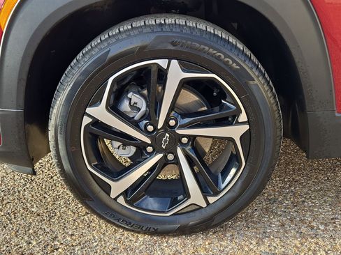 Used 2023 Chevrolet TrailBlazer RS w/ Convenience Package image 11