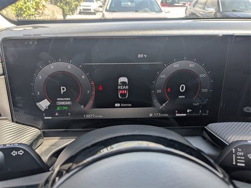 Used 2025 Nissan Kicks SR image 29