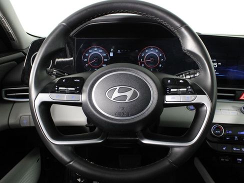 Certified 2025 Hyundai Elantra Limited w/ Cargo Package image 10