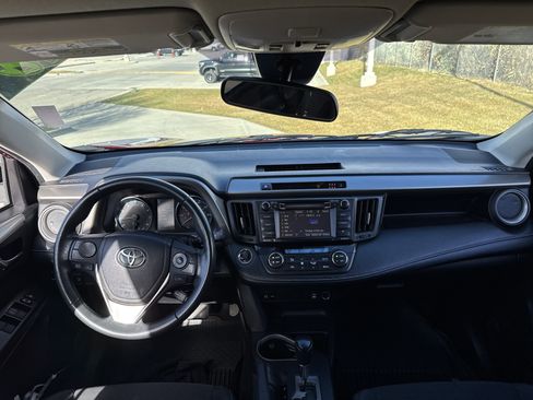 Used 2018 Toyota RAV4 XLE image 25