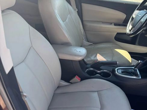 Used 2012 Chrysler 200 Limited FWD image 23